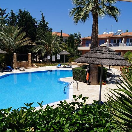 Regina Gardens Lovely Apartment Paphos Exteriör bild