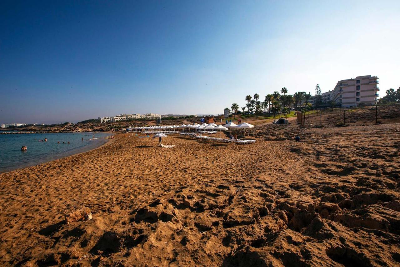 Regina Gardens Lovely Apartment Paphos Exteriör bild