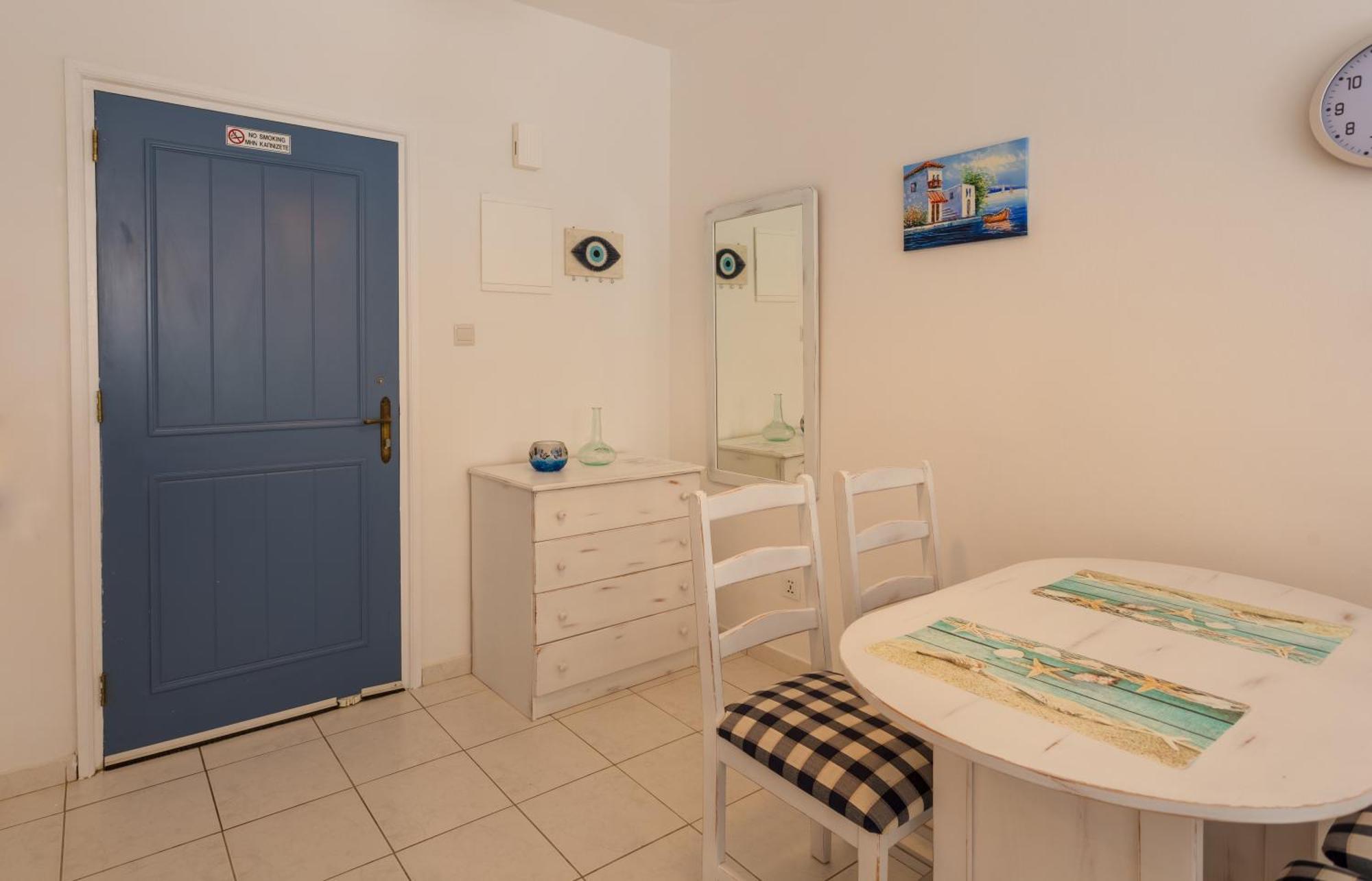 Regina Gardens Lovely Apartment Paphos Exteriör bild
