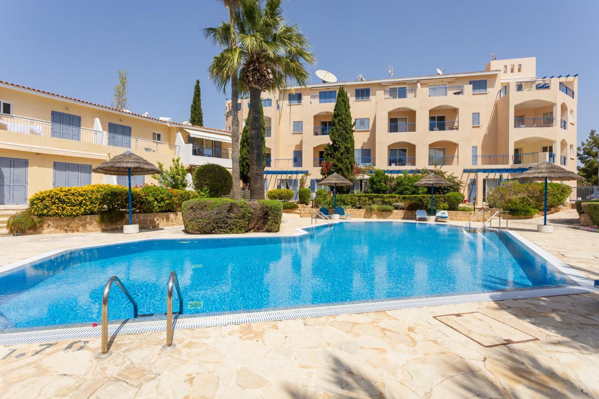 Regina Gardens Lovely Apartment Paphos Exteriör bild