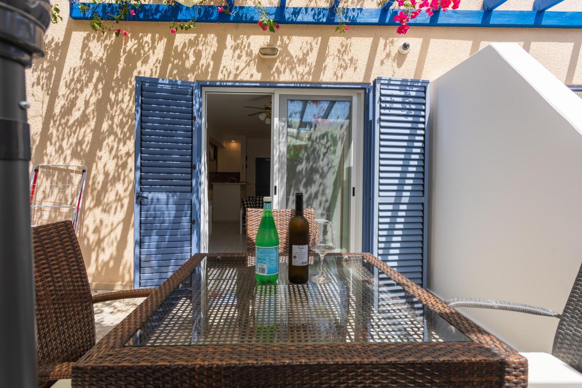 Regina Gardens Lovely Apartment Paphos Exteriör bild