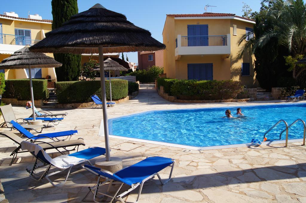 Regina Gardens Lovely Apartment Paphos Exteriör bild