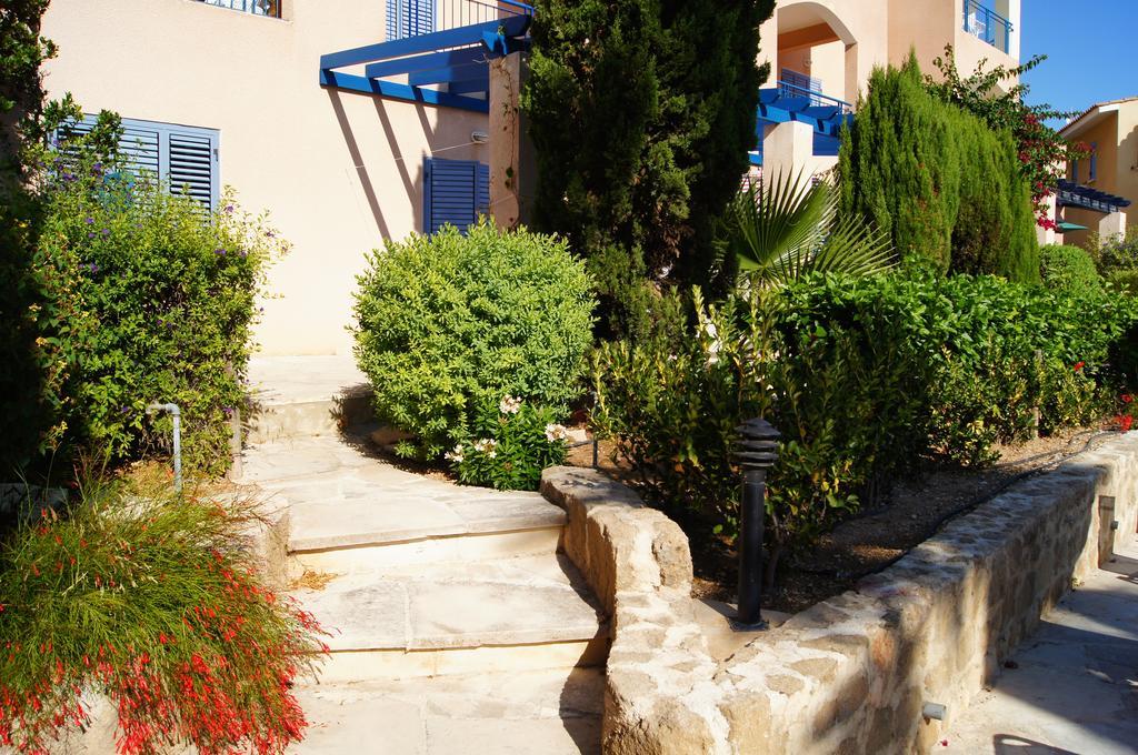 Regina Gardens Lovely Apartment Paphos Exteriör bild